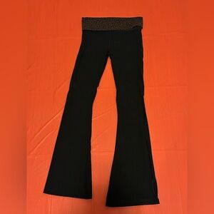 PINK Victoria's Secret Black Pants with Pink Leopard Waistband